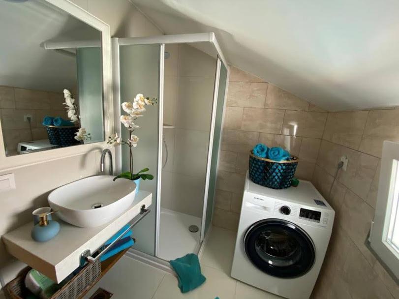 Deep Blue Apartment Пореч Екстериор снимка