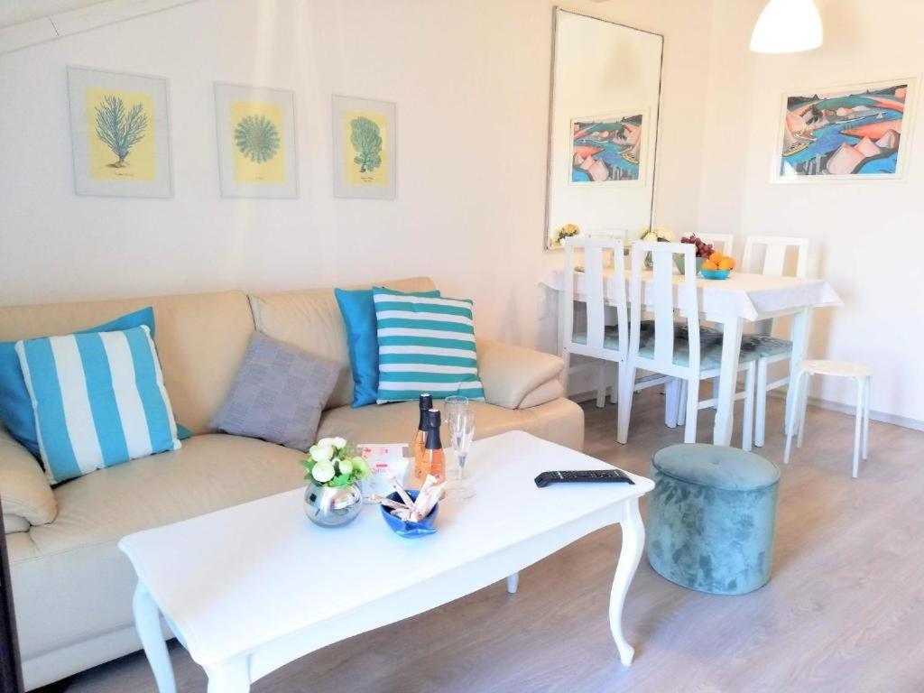 Deep Blue Apartment Пореч Екстериор снимка