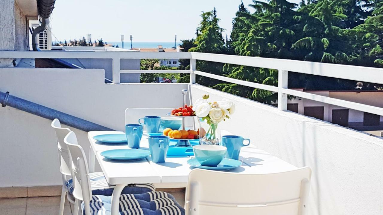 Deep Blue Apartment Пореч Екстериор снимка